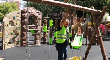 Haliliye'de parklarda bakım onarım çalışması yapılıyor