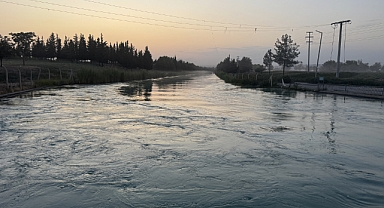 Şanlıurfa'da akıntıya kapılan kişi aranıyor