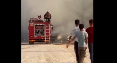 Şanlıurfa'da otomobil alev alev yandı