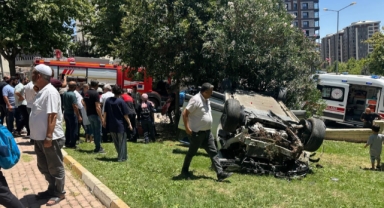 Şanlıurfa'da otomobil takla attı: 3 yaralı