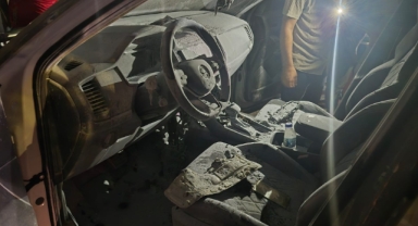 Şanlıurfa'da park halindeki araç alev aldı