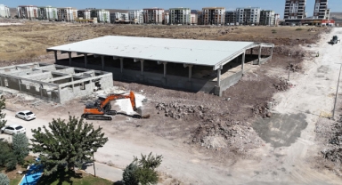 Seyrantepe'de modern semt pazarı yükseliyor