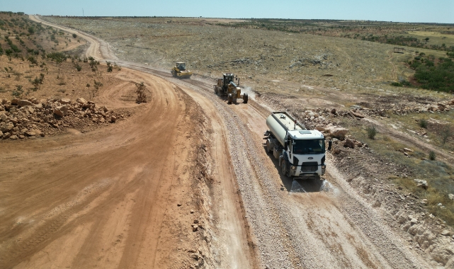 Büyükşehir, 39 km’lik grup yolu için asfalt hazırlıklarını hızlandırdı
