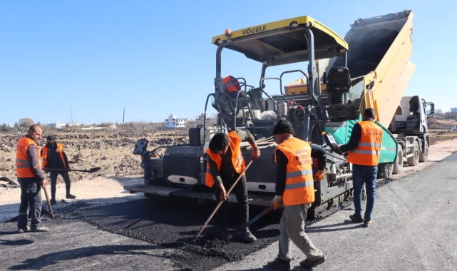 Büyükşehir Belediyesi Siverek’te asfalt çalışmalarını sürdürüyor