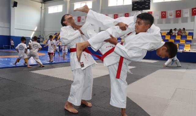 Geleceğin sporcuları büyükşehirle yetişiyor