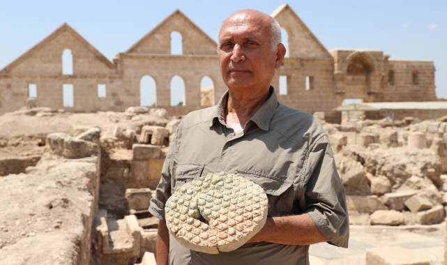 Harran&#039;da baklava dilimi desenli tarihi ekmek kalıbı bulundu