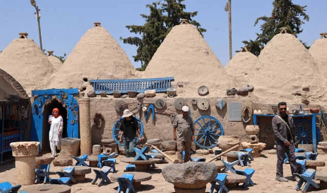 Harran'ın kubbeli evleri mimarisiyle kavurucu sıcakta serinlik yaşatıyor