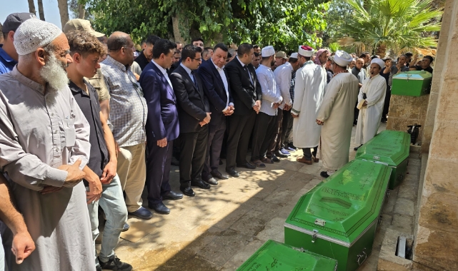 Hayatını kaybeden tarım işçilerinin cenazesi Şanlıurfa&#039;da toprağa verildi