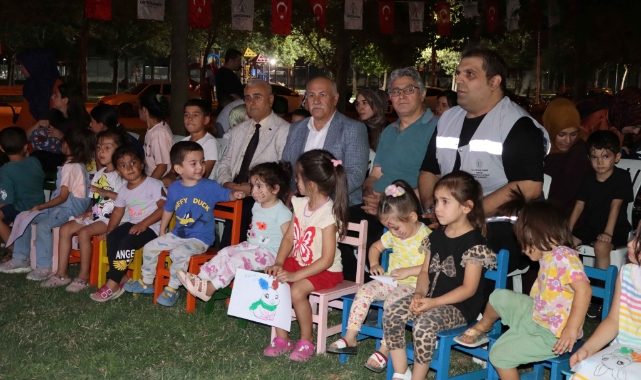 Karaköprü&#039;de çocuklar gezici kütüphane etkinliğiyle eğlendi