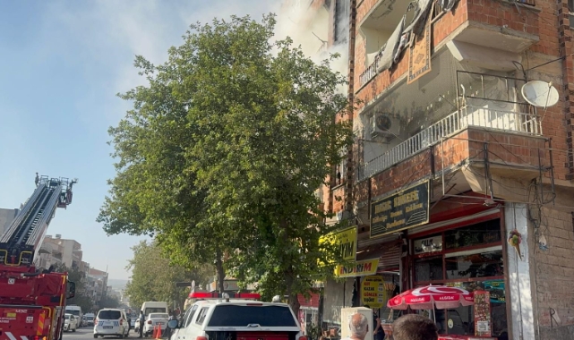 Şanlıurfa&#039;da apartmanda çıkan yangın söndürüldü