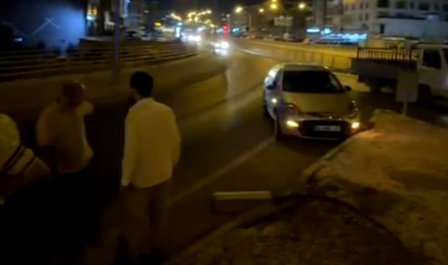 Şanlıurfa&#039;da iki araç çarpıştı: 1 kişi yaralandı