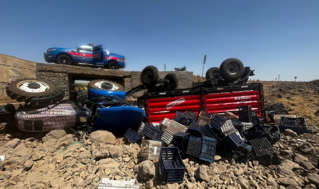 Şanlıurfa&#039;da köprüden devrilen traktörün sürücüsü yaralandı
