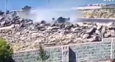 Viranşehir'de otomobil takla attı: 2 yaralı