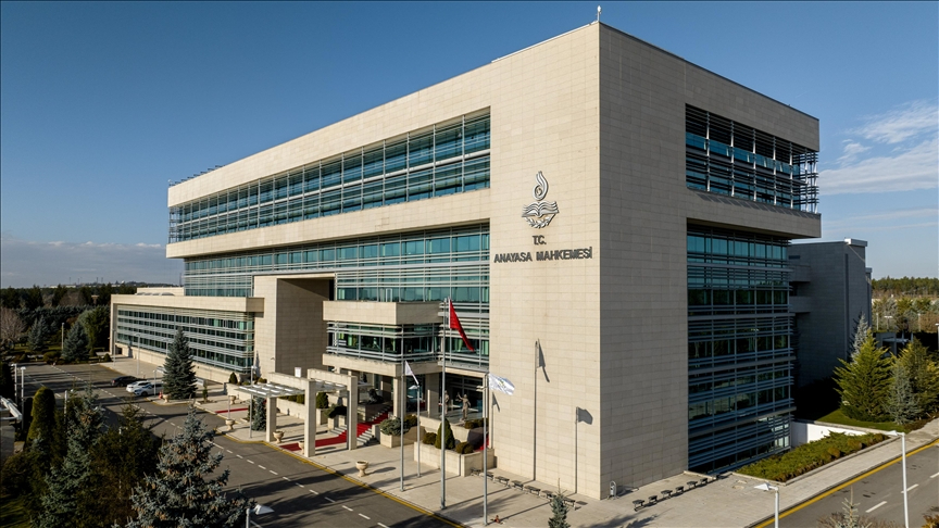 Anayasa Mahkemesi&#039;ne yüzbinlerce &#039;hak ihlali&#039; başvurusu