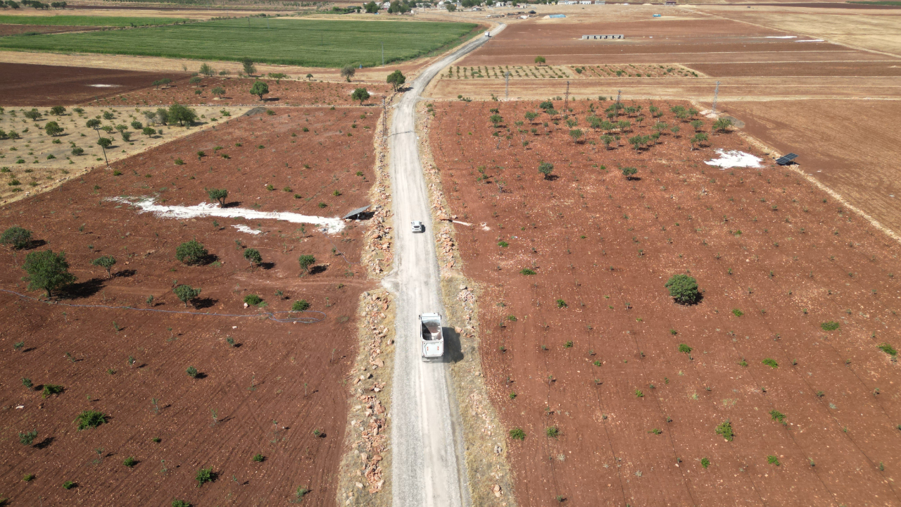 Büyükşehir, Hilvan’da kırsal yolları yeniliyor