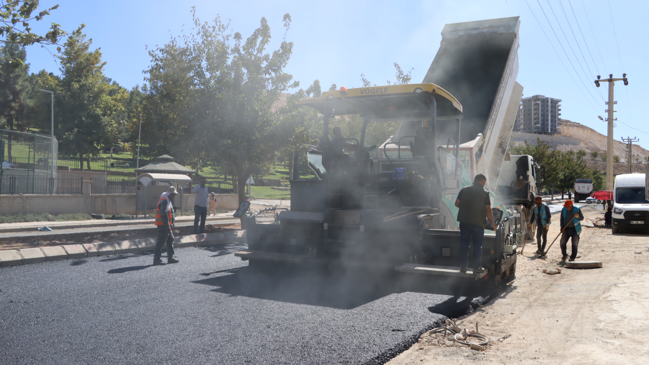 Eyyübiye’de altyapısı tamamlanan yollar asfaltlanıyor