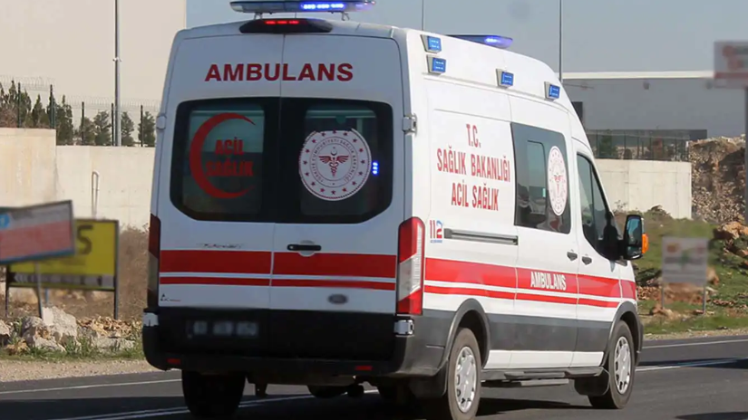Şanlıurfa'da otomobil şarampole devrildi: 4 yaralı