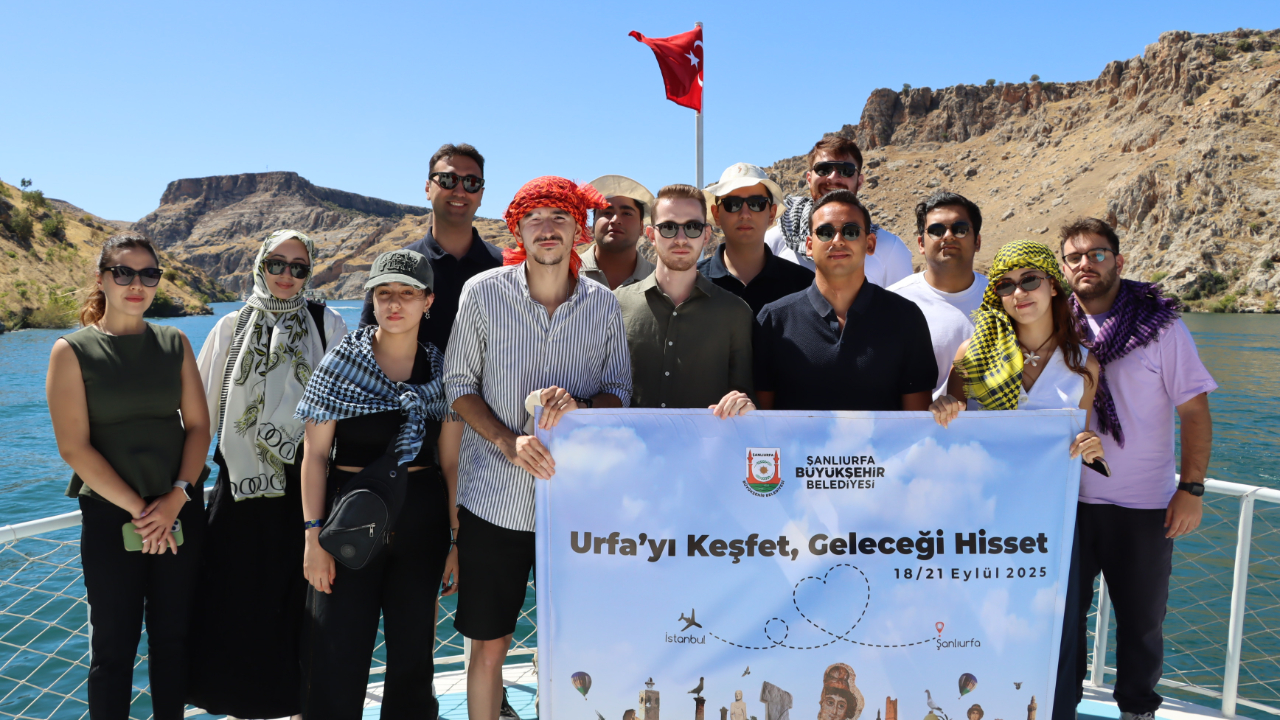 Üniversiteli öğrenciler, büyükşehir ile Urfa’yı keşfetti