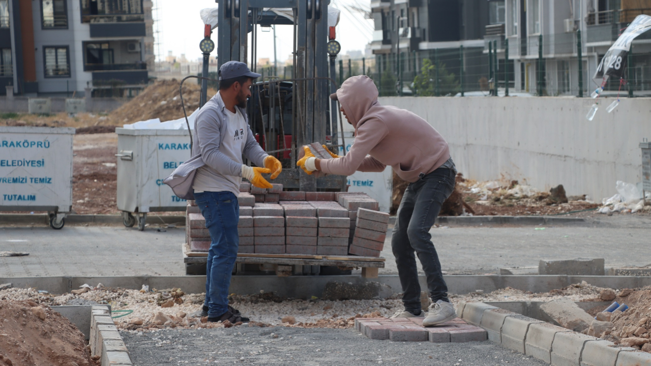 Karaköprü Belediyesinden Mehmetçik Mahallesi’ne yeni park
