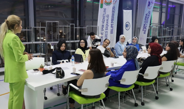 Büyükşehir Belediyesi, afetten etkilenen gençlerin güçlendirilmesi programına ev sahipliği yapıyor