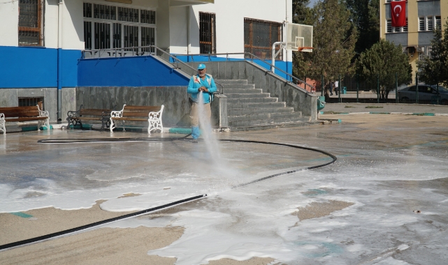 Haliliye Belediyesi'nden okullarda eğitim öncesi temizlik
