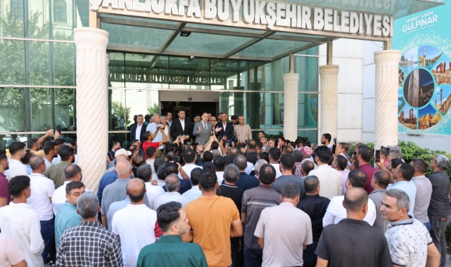 Şanlıurfa&#039;da geçici işçiler daimi kadroya geçti