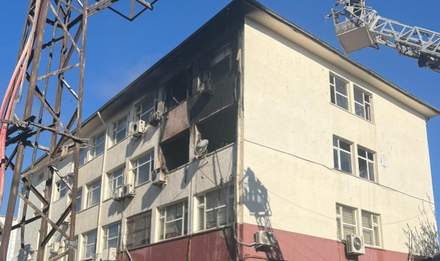 Şanlıurfa&#039;da Hükümet Konağı&#039;nda çıkan yangın söndürüldü