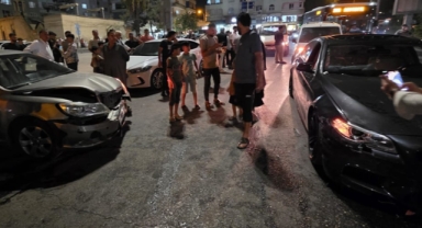 Şanlıurfa'da iki otomobil çarpıştı: 1'i bebek 2 yaralı