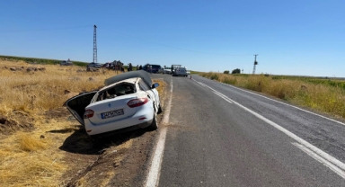 Şanlıurfa'da iki otomobilin çarpıştığı kazada 4 kişi yaralandı
