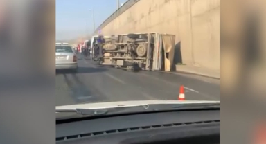 Şanlıurfa'da sebze yüklü kamyonet devrildi: 1 yaralı