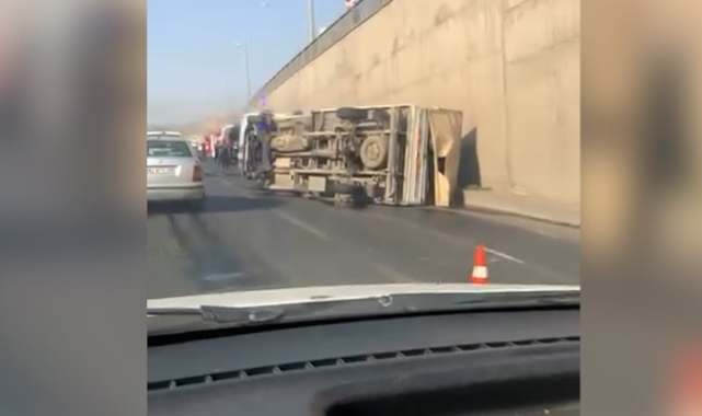 Şanlıurfa&#039;da sebze yüklü kamyonet devrildi: 1 yaralı