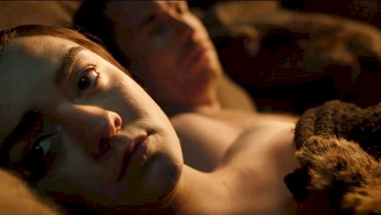 Bekaretini Arya Stark' Game Of Thrones'ta Kaybedince Ortalık Karıştı