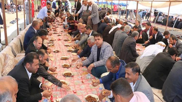 Yalçınkaya, Sınırın Sıfır Noktasında Kardeşlik Sofrasına Katıldı