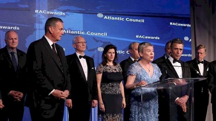 NATO'nun Devir Teslim Töreninde Büyük Skandal / Türk Delegasyonu Salonu Terk Etti