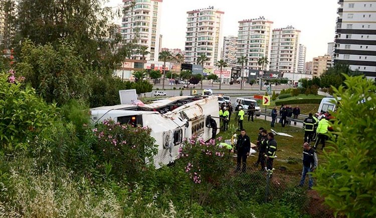 Şanlıurfa&#039;dan Mersine Giden Otobüs Kaza Yaptı (2 Ölü 23 Yaralı )