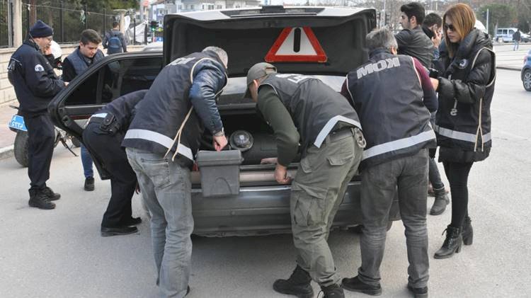 Şanlıurfa'nın Siverek İlçesinde 11 Kilo Uyuşturucu Yakalandı