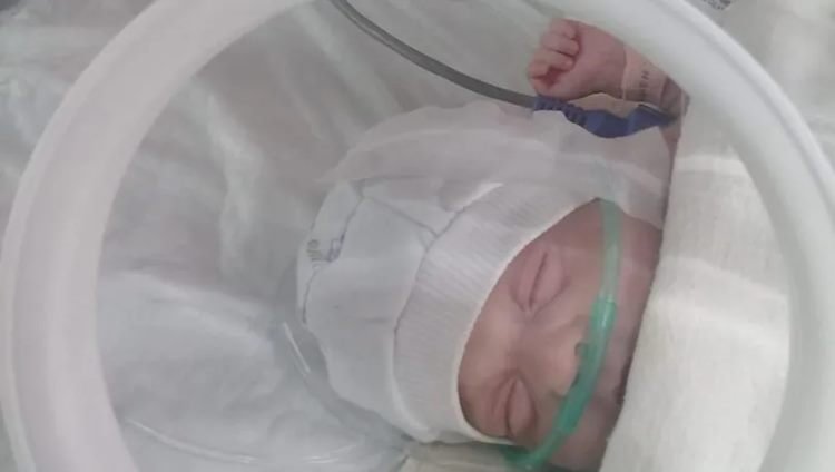 Prematüre bebek Hayata Tutundu Ancak Ambulansta Yanarak Can Verdi