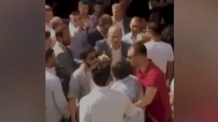 AKP'li Başkan İş Bulamıyorum Diyen Vatandaşa Elinin Tersiyle Git İşareti Yaptı