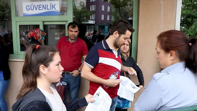 2 Buçuk Miyon Öğrencinin 135 Dakikalık Maratonu Başladı