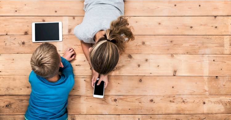 Tatilde İnternet Bağımlılığın Önüne Geçmek İstiyorsanız Çocuğunuzla Birlikte Vakit Geçirin