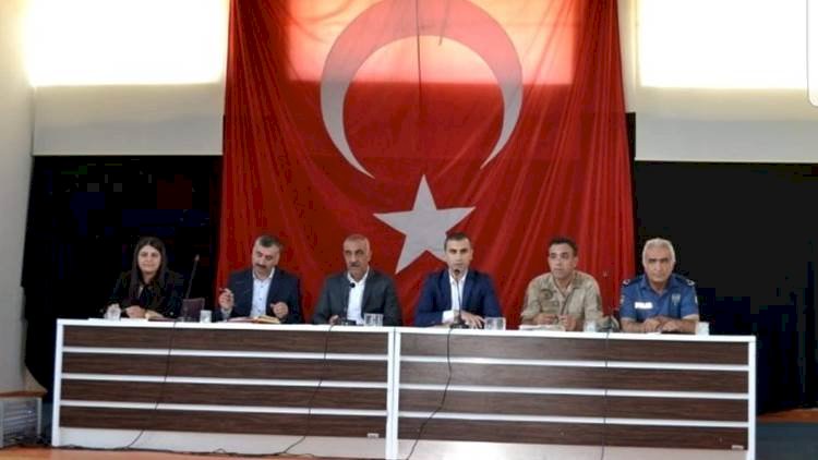 Hilvan Muhtarları Kaymakamın başkanlığında Yemekte Bir Araya Geldi