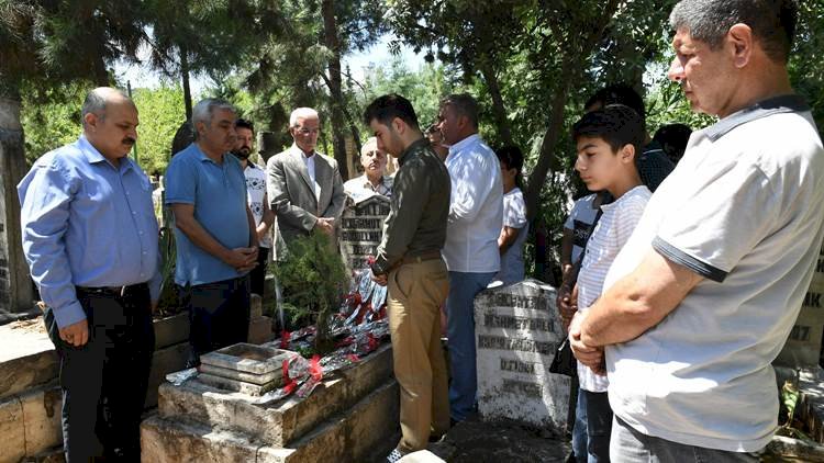 Şanlıurfa'lılar Büyük Ustayı Unutmadı Abdullah Uyanık Mezarı Başında Anıldı