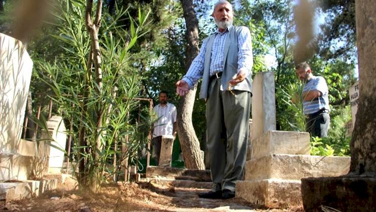 Şanlıurfa'da Hırsızlar Şehitliğin Demir Korkuluklarını çaldı