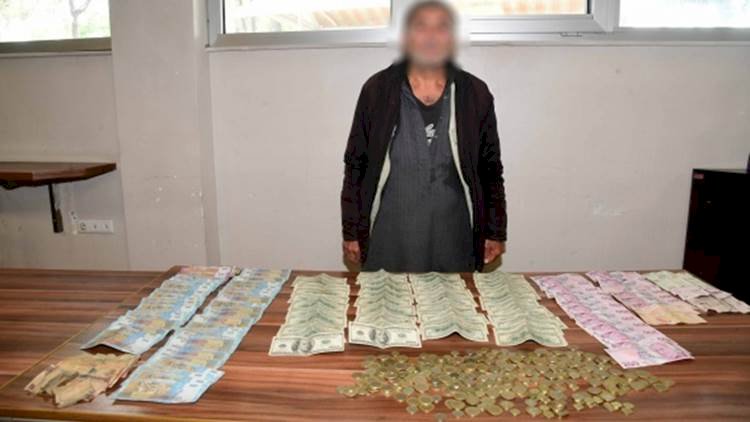 Suriyeli Dilencinin Üzerinden Çıkan Para