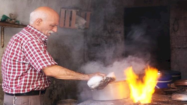 Kalaycı Ömer Usta 50 Yıllık Mesleği ile Teknolojiye Direniyor