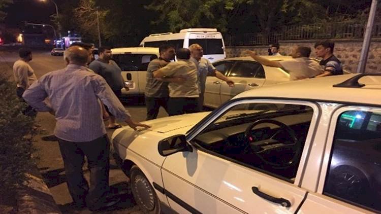 Şanlıurfa'da Yol Verme Tartışması Kavgaya Dönüştü Sürücüler Birbirine Girdi