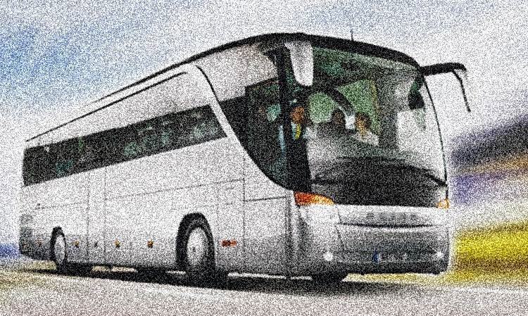 Antalya'da Yolcu Alma Kavgasından Otobüsü Taşladılar 1 Kişi Yaralandı