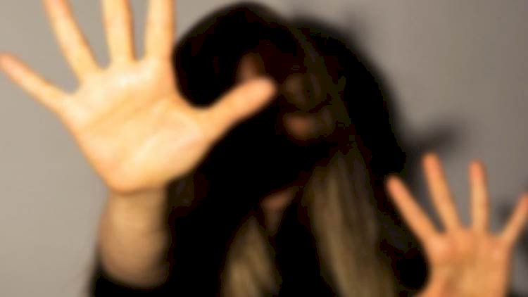 12 Kişi 19 Yaşındaki Bayana Tecavüz Etti / Bakanlık Panik Yok Haberimiz Var Dedi