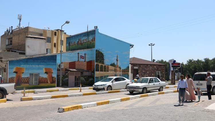 Şanlıurfa'nın Simgesi haline Gelen Mekanların Resimleri Duvarlara Çizildi