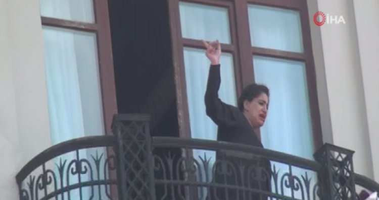 Taksimde Şiddet Gören Kadının Otel Balkonundan Çığlıkları